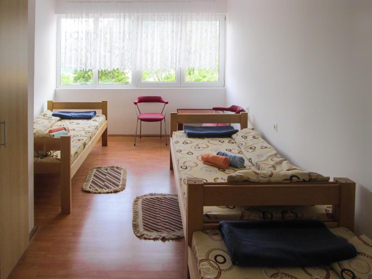 Guesthouse Mirkovic プルジネ エクステリア 写真