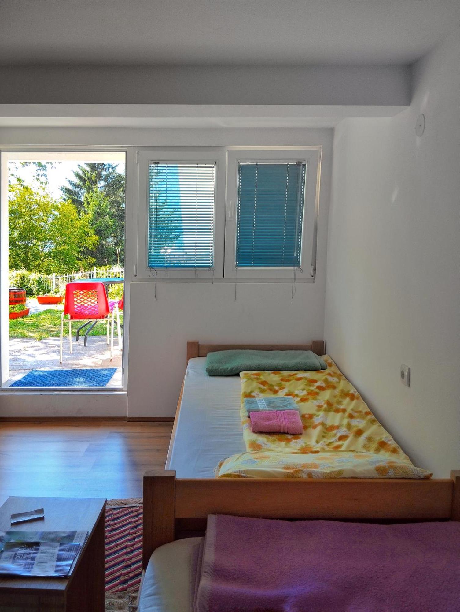 Guesthouse Mirkovic プルジネ エクステリア 写真