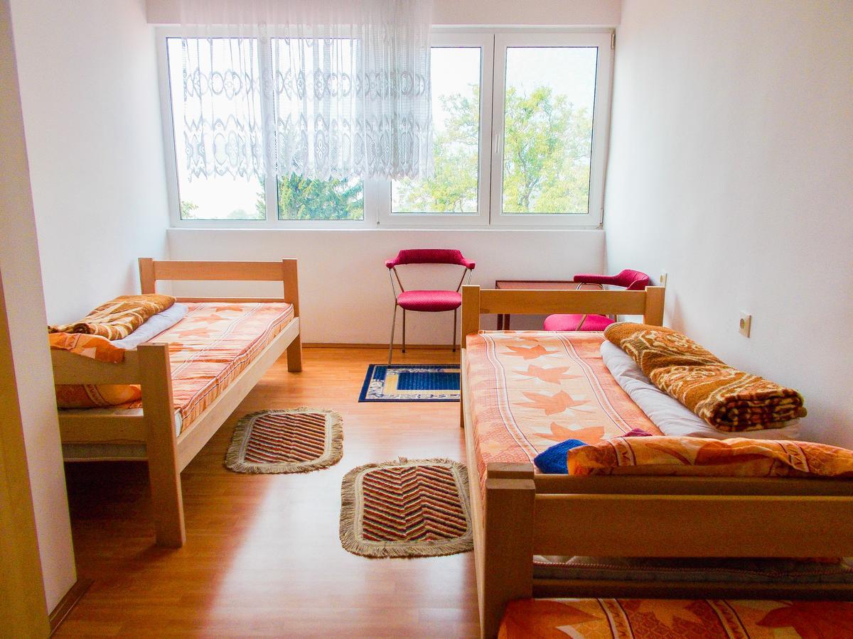 Guesthouse Mirkovic プルジネ エクステリア 写真